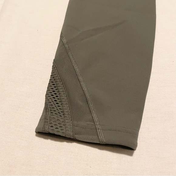 Lululemon Bootcamp Ready Tight Leggings Size 8 - Picture 12 of 15